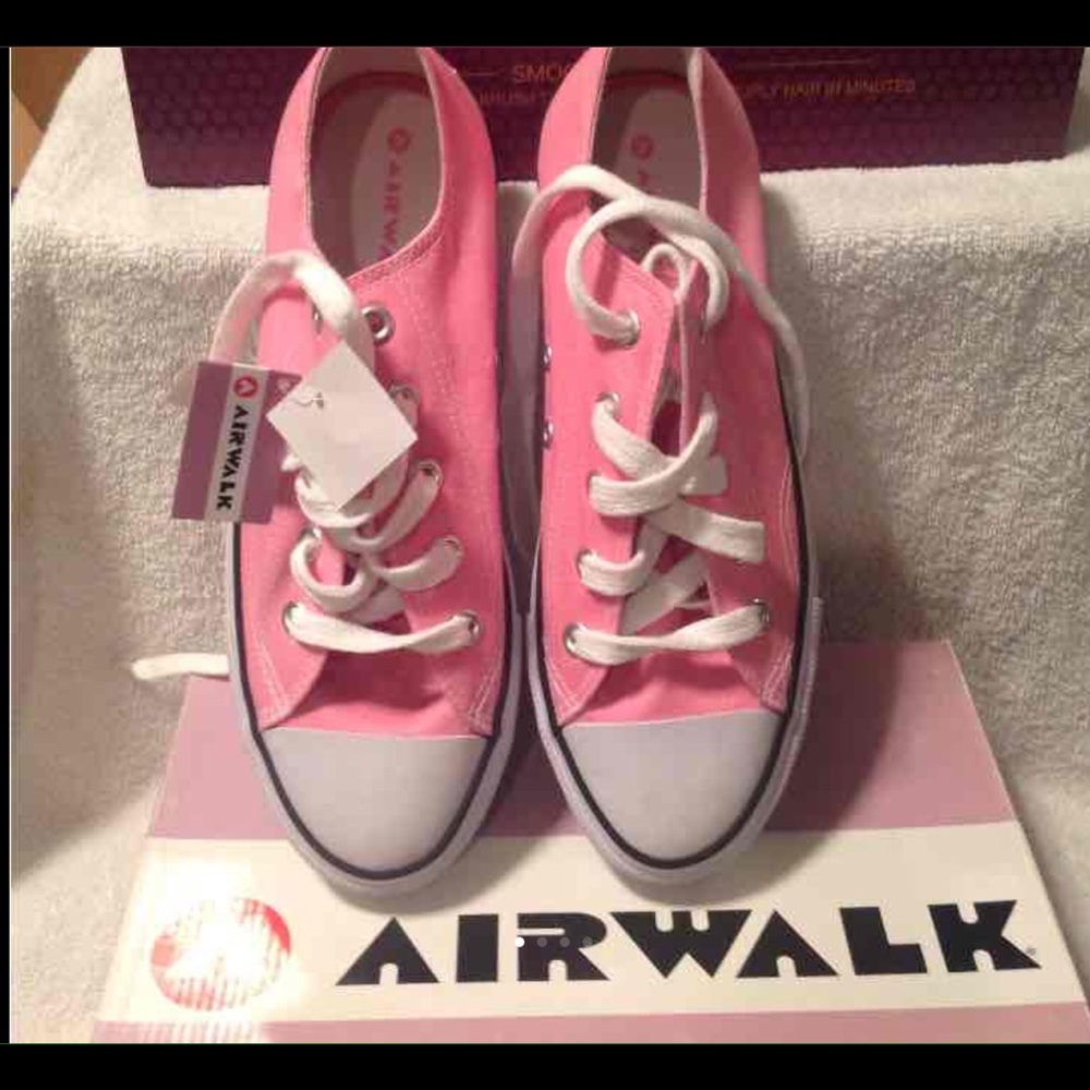 COPY - Pink sz 9 NEW AirWalk Sneakers.  Cute!